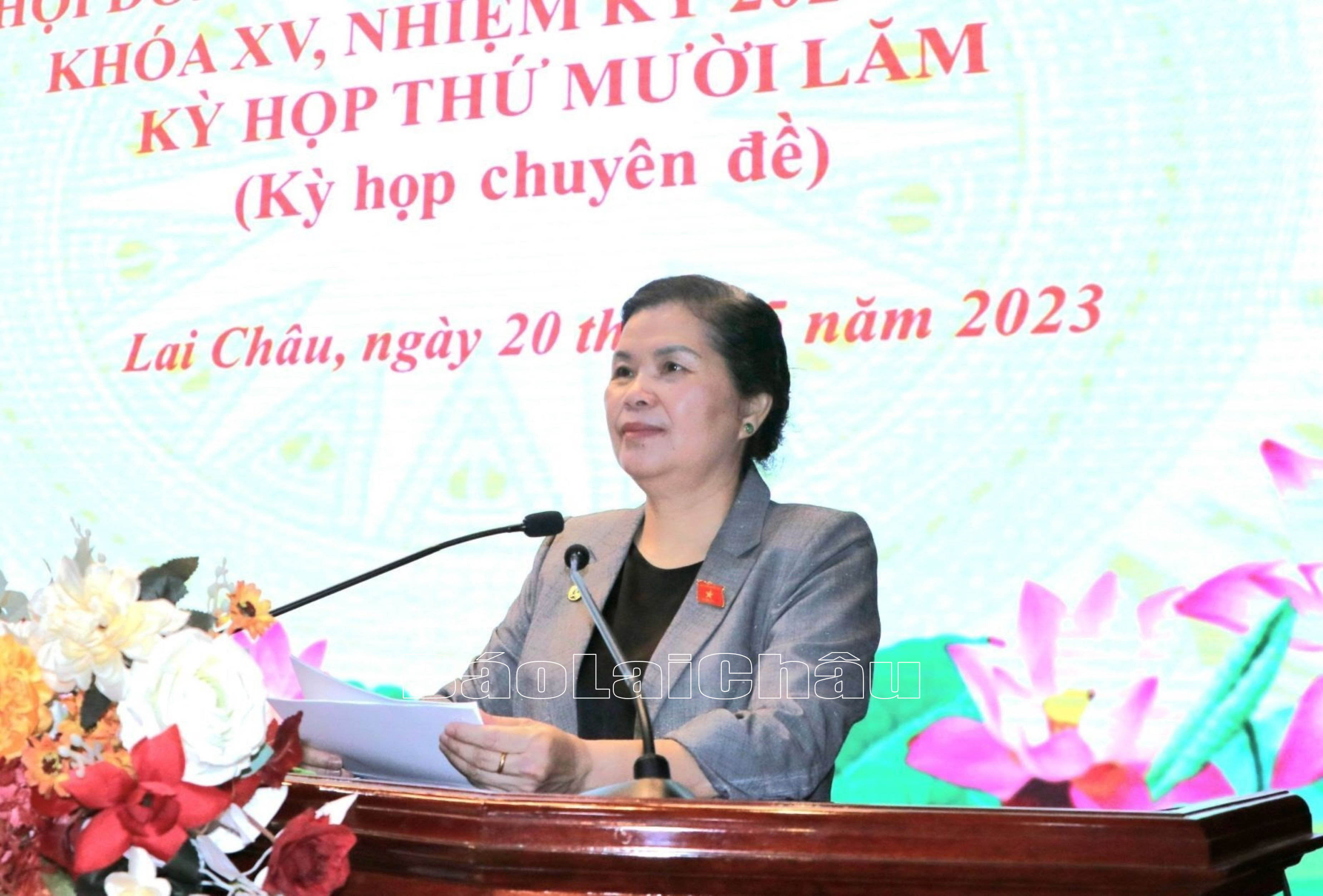 Đồng chí Giàng Páo Mỷ - Ủy viên Trung ương Đảng, Bí thư Tỉnh ủy, Chủ tịch HĐND, Trưởng Đoàn Đại biểu Quốc hội tỉnh phát biểu bế mạc kỳ họp HĐND tỉnh.