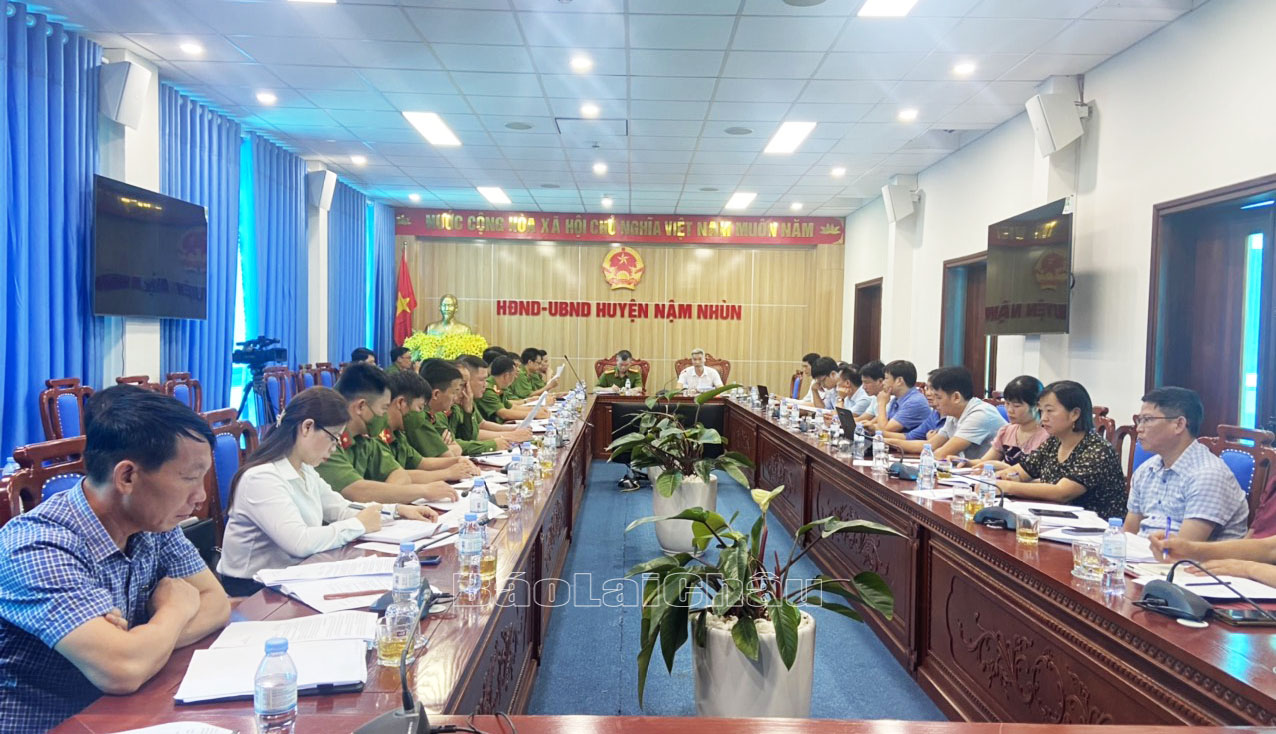 Quang cảnh buổi làm việc.