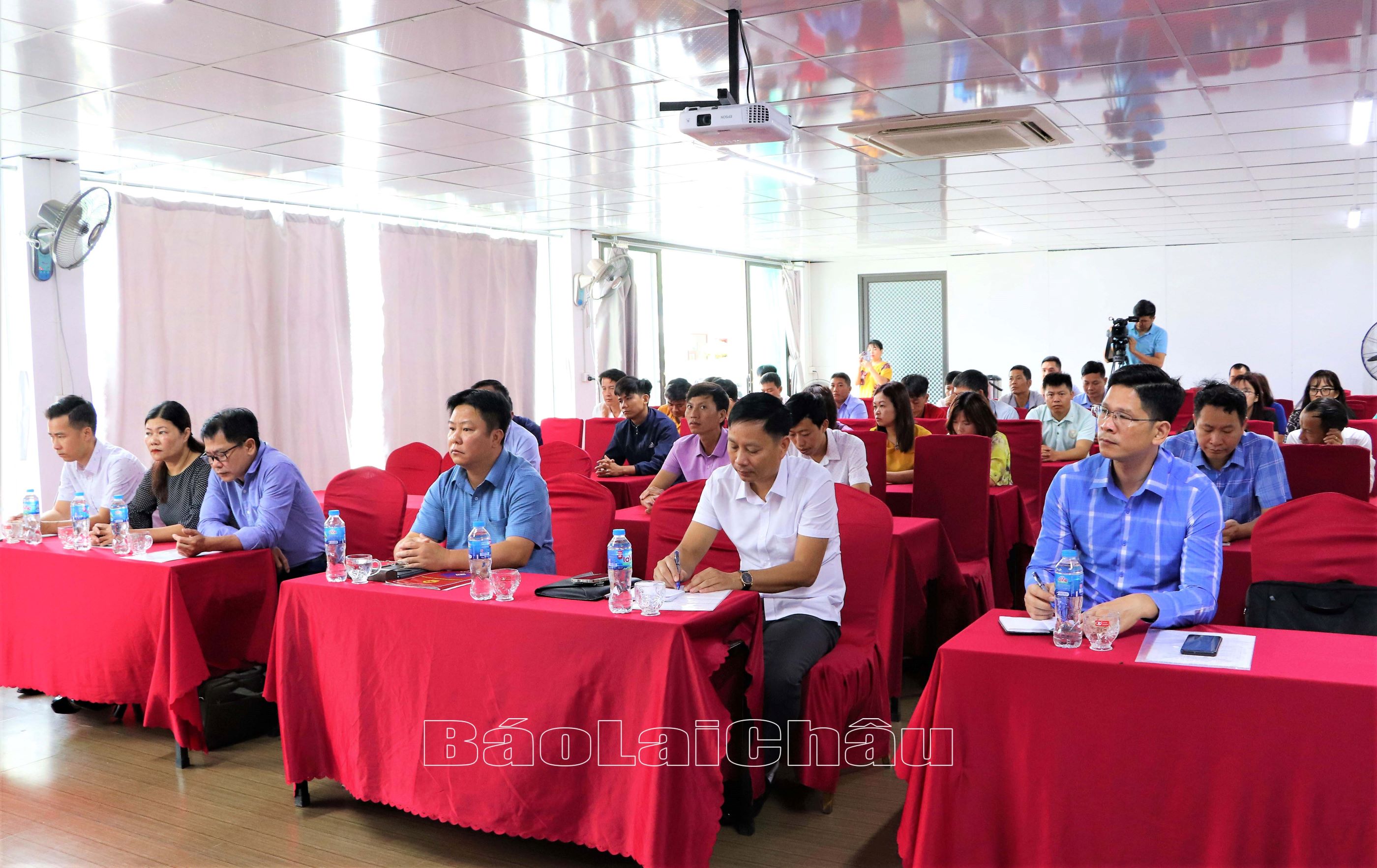 Quang cảnh buổi khai mạc lớp tập huấn.
