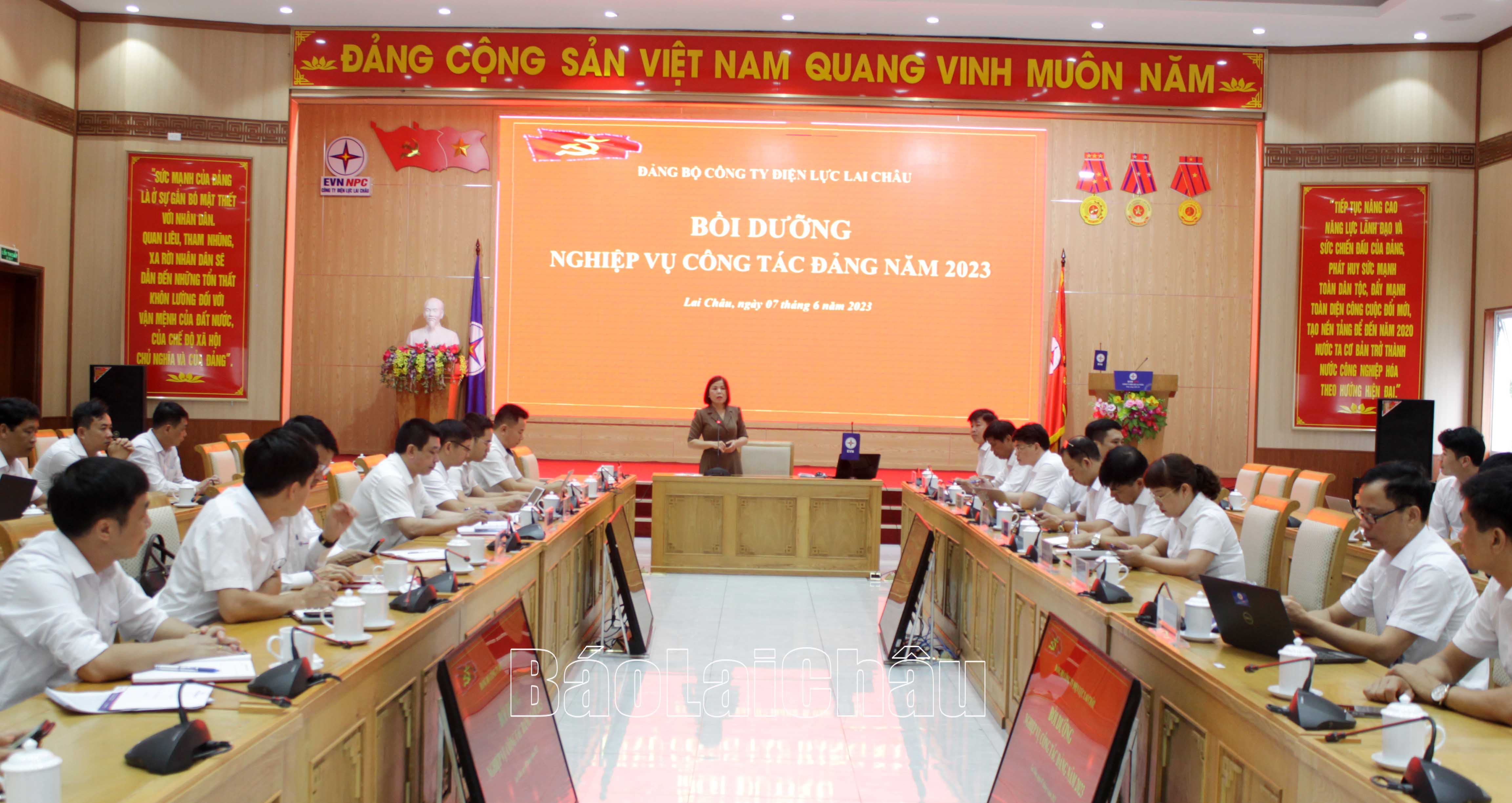 Quang cảnh buổi bồi dưỡng.