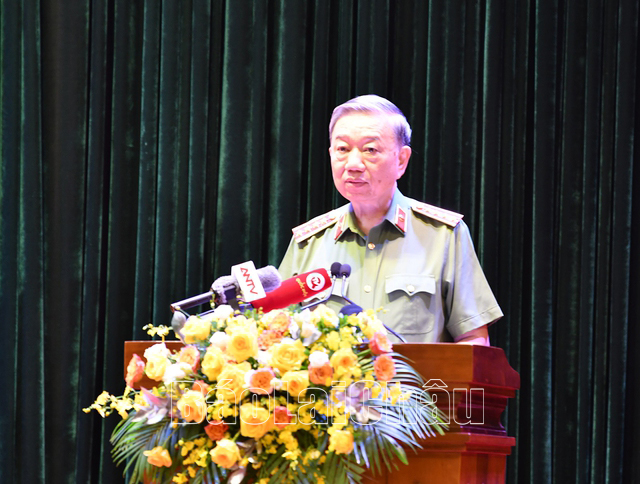 Đại tướng Tô Lâm, Ủy viên Bộ Chính trị, Bí thư Đảng ủy Công an Trung ương, Bộ trưởng Bộ Công an phát biểu khai mạc Hội nghị.