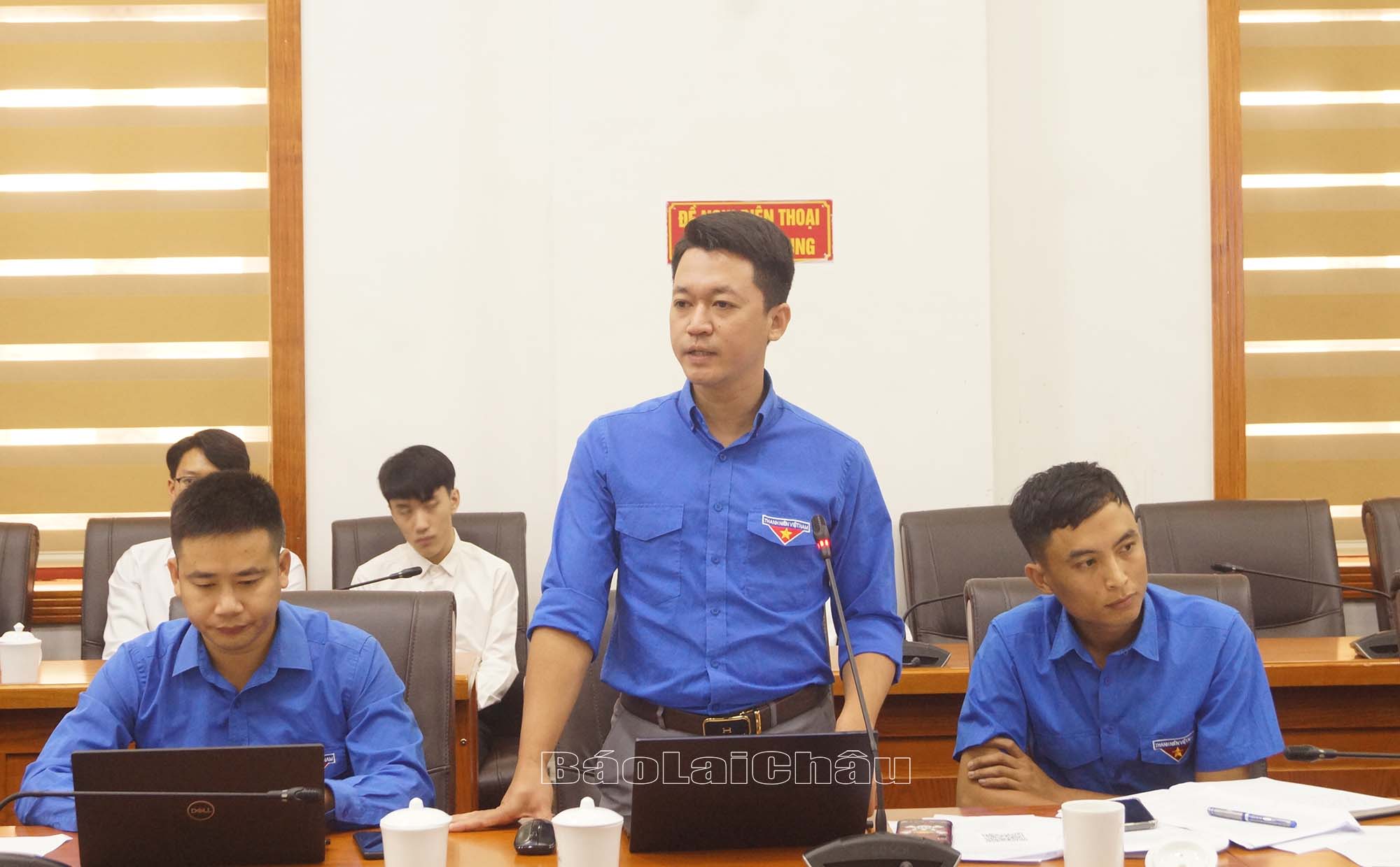 Đại biểu phát biểu ý kiến 
