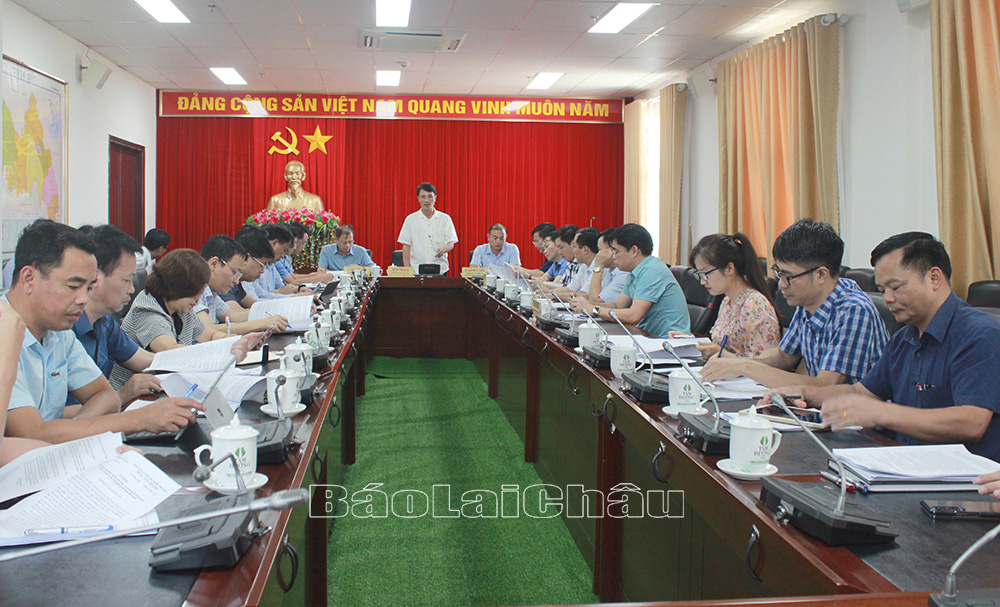Quang cảnh cuộc họp.