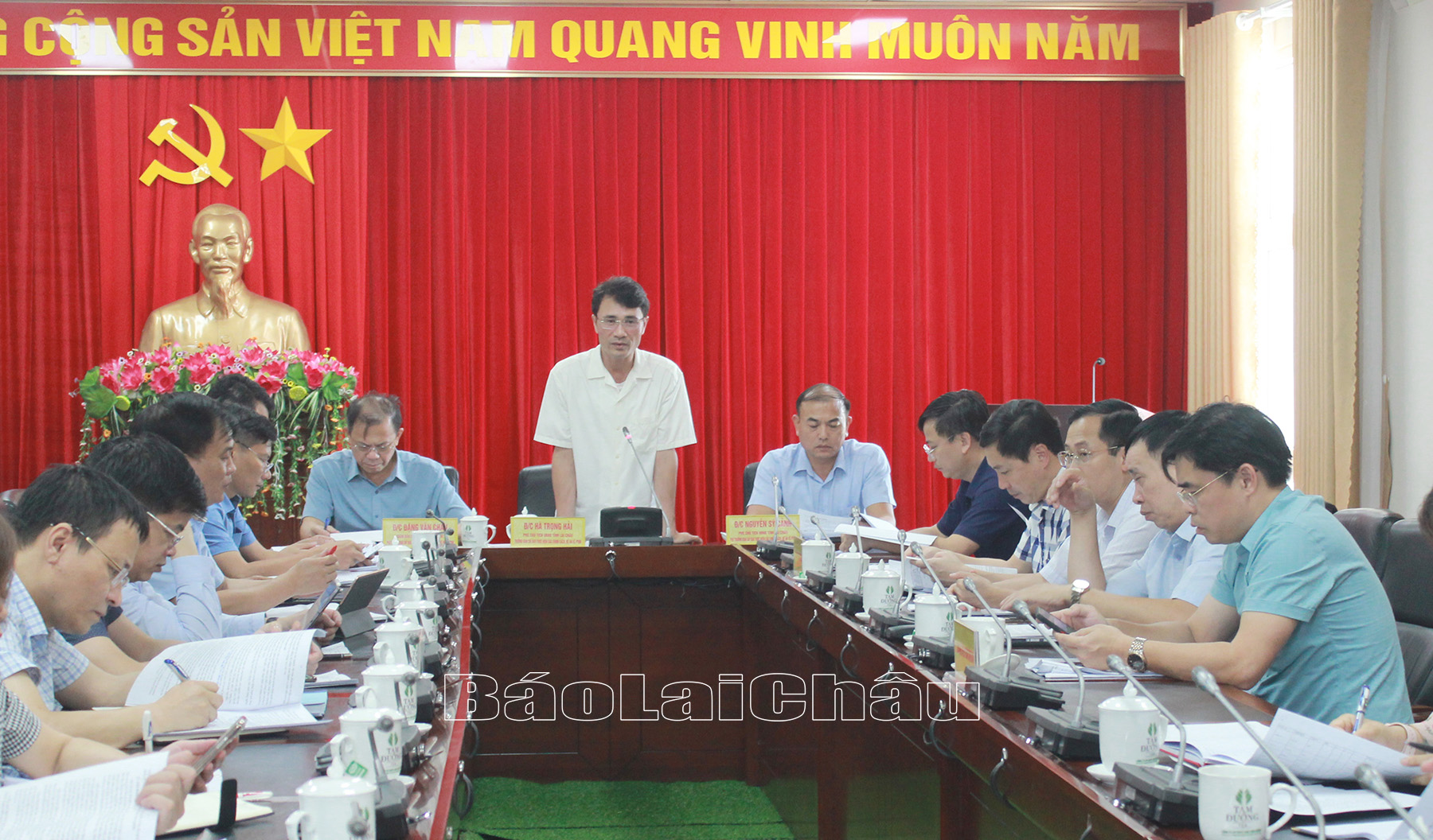 Đồng chí Hà Trọng Hải - Phó Chủ tịch UBND tỉnh,  Trưởng Ban Chỉ đạo thực hiện các nghị quyết, chính sách, đề án về phát triển nông nghiệp giai đoạn 2021-2025 phát biểu kết luận cuộc họp. 