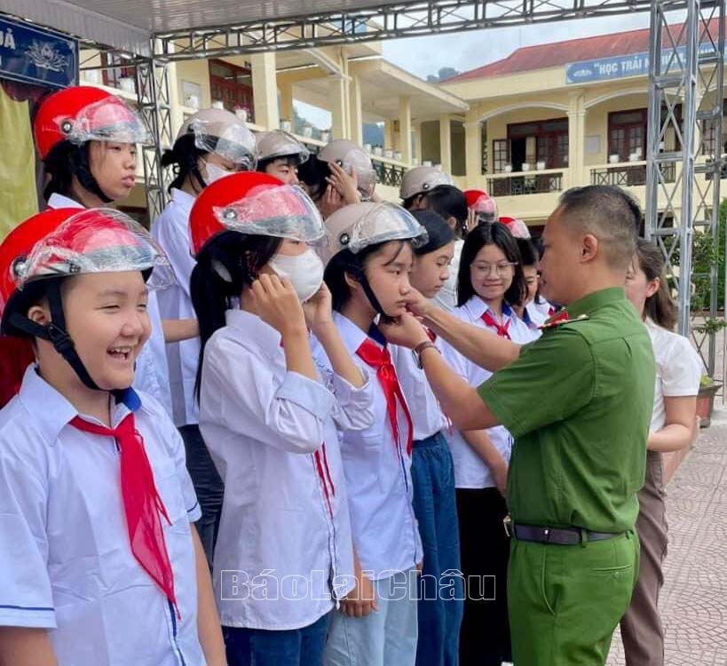 Thiếu tá Lò Anh Đức