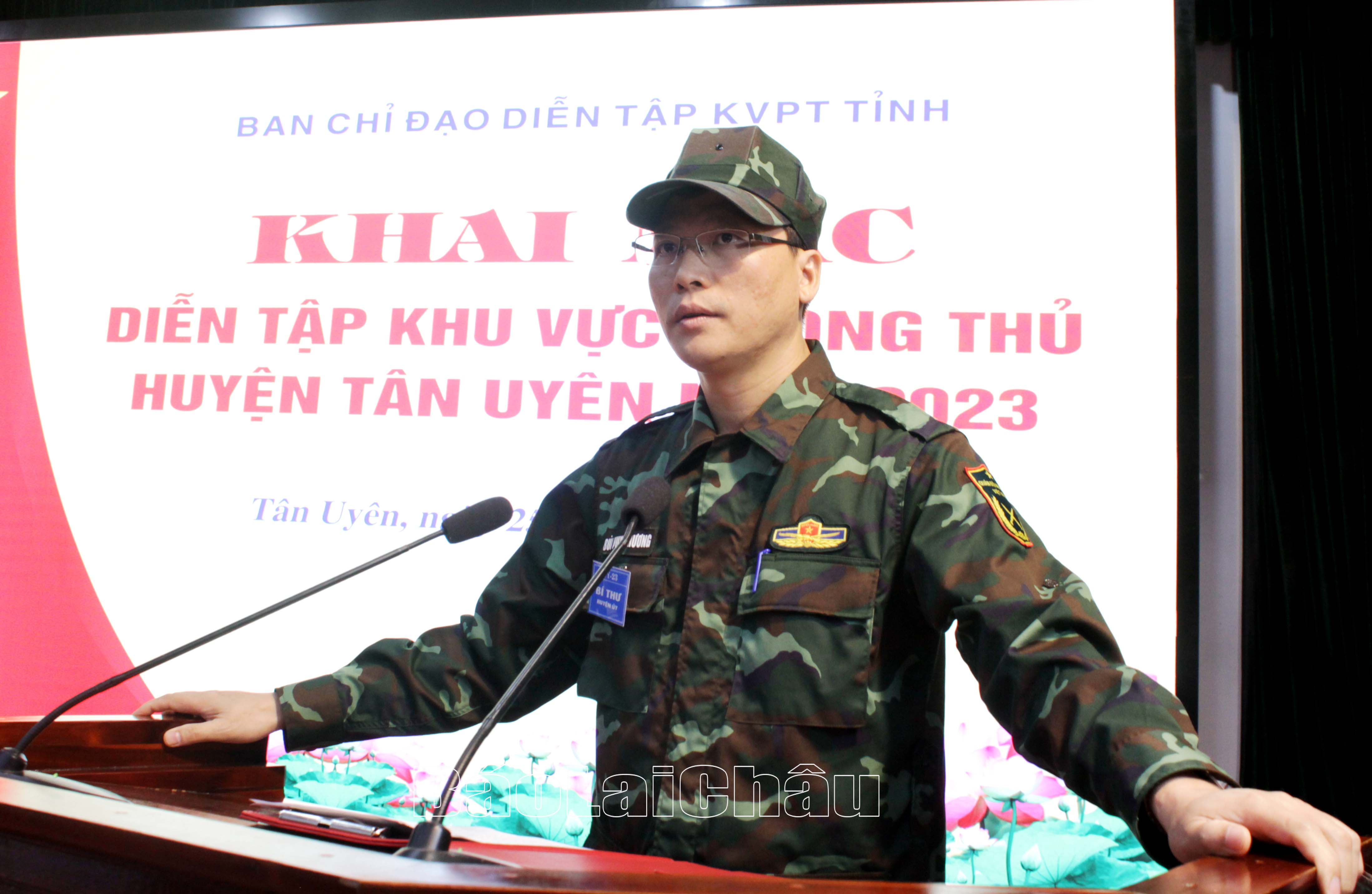 Bùi Huy Phương - Tỉnh ủy viên, Bí thư Huyện ủy, Chủ tịch HĐND huyện - Trưởng Ban Tổ chức thực hiện nhiệm vụ diễn tập huyện Tân Uyên phát biểu nhận nhiệm vụ.