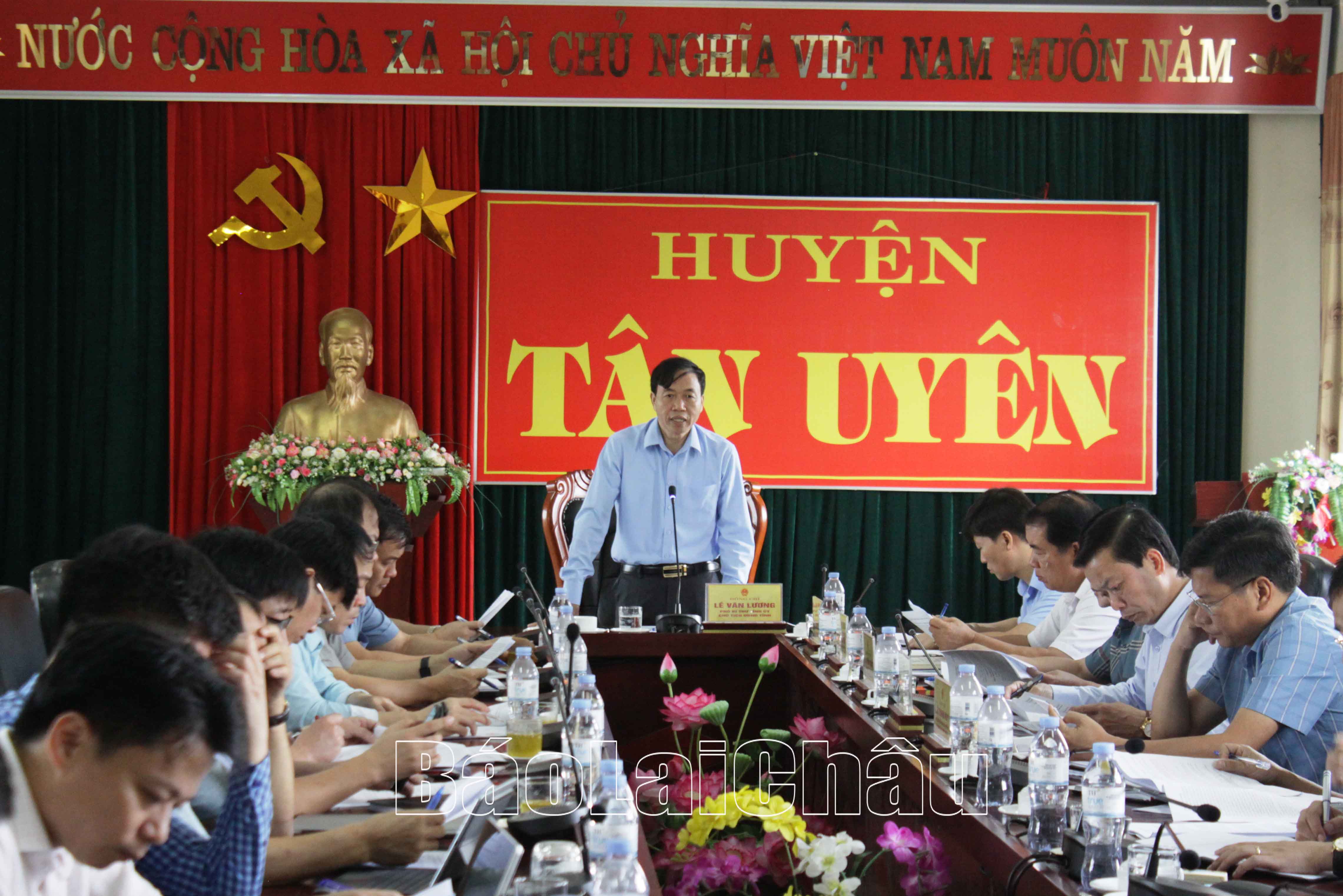 Đồng chí Lê Văn Lương – Phó Bí thư Tỉnh ủy, Chủ tịch UBND tỉnh phát biểu kết luận buổi làm việc.