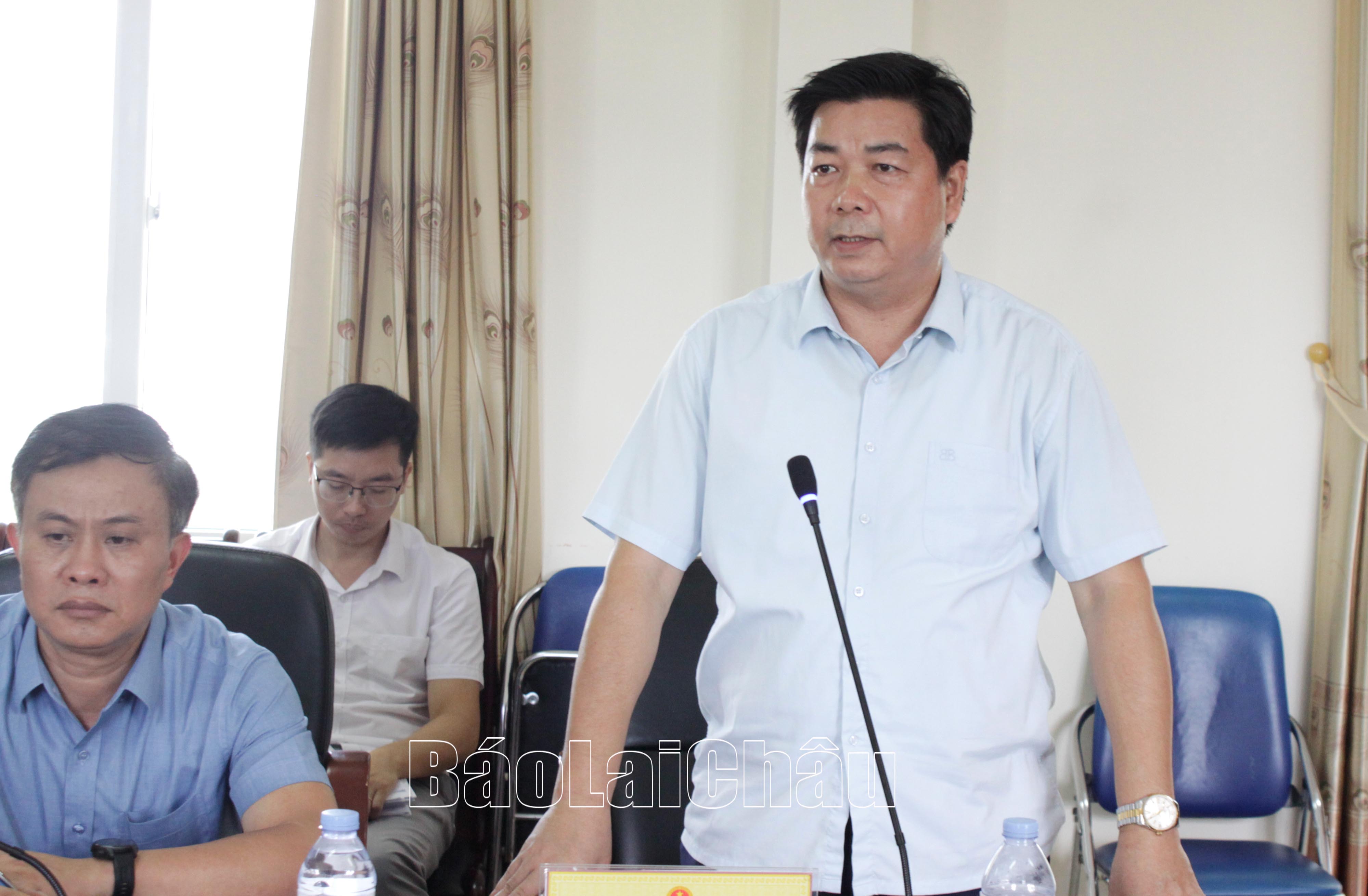 Lãnh đạo Sở Kế hoạch  Đầu tư tham gia ý kiến tại buổi làm việc.