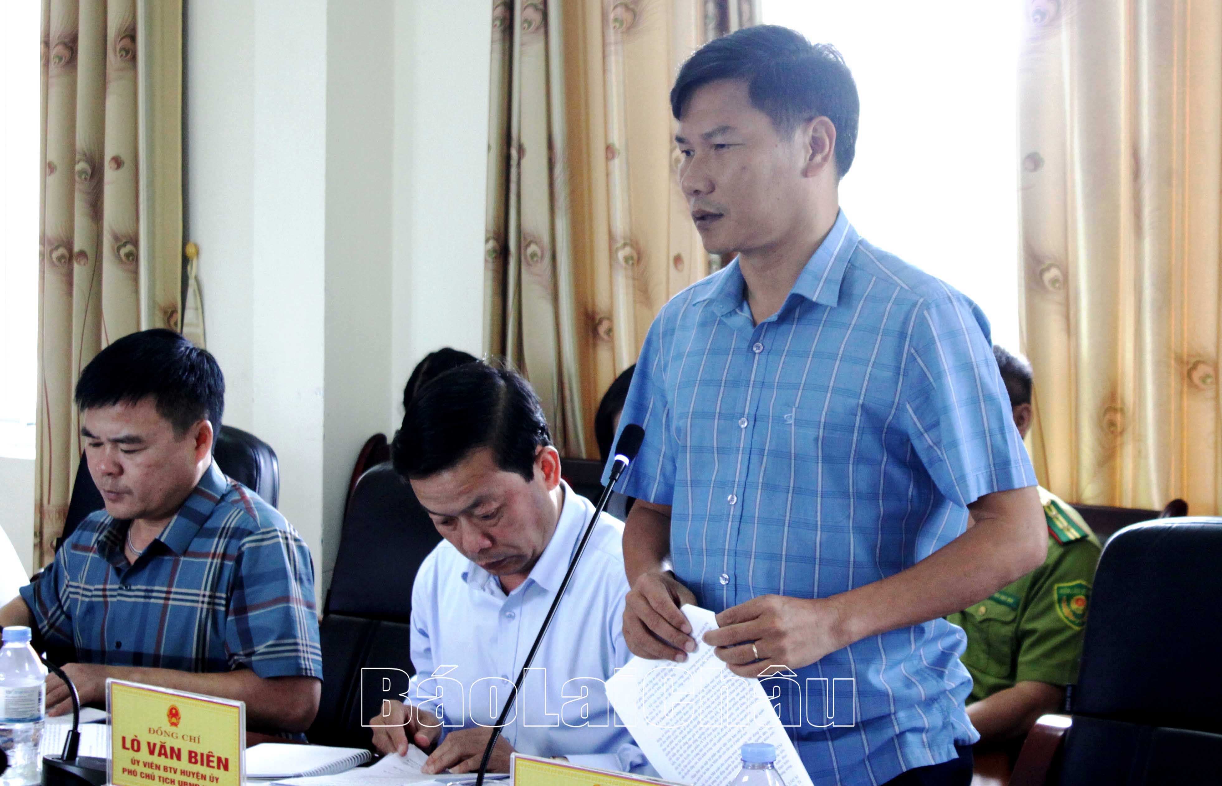 Lãnh đạo UBND huyện Tân Uyên làm rõ các nội dung trong báo cáo và khẳng định sẽ cố gắng hoàn thành chỉ tiêu đã đề ra.