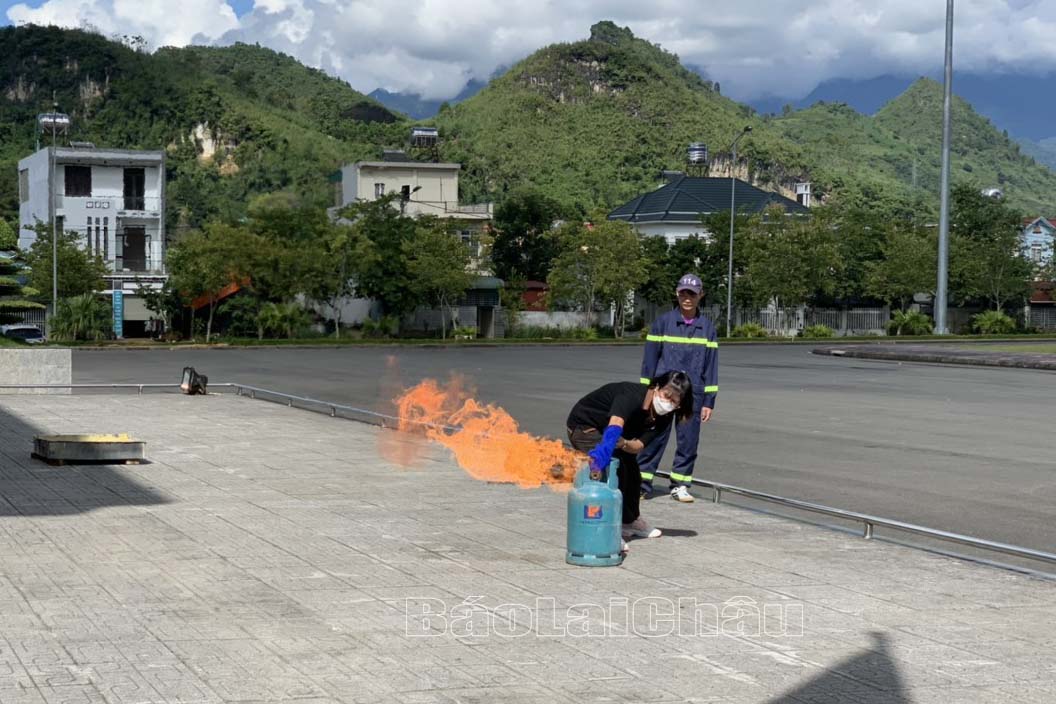 tham gia thực hành sử dụng 