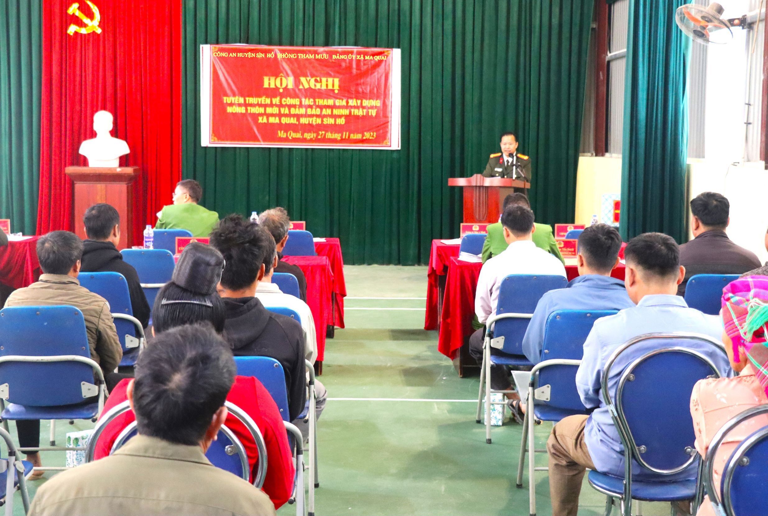 Đại diện Phòng An ninh nội bộ (Công an tỉnh) tuyên truyền chuyên đề bảo đảm an ninh dân tộc, tôn giáo tại địa bàn đang xây dựng nông thôn mới.
