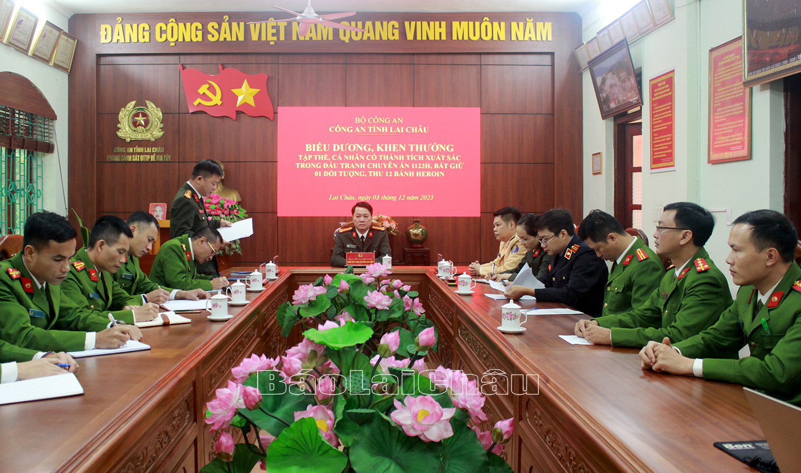 Quang cảnh hội nghị biểu dương. 