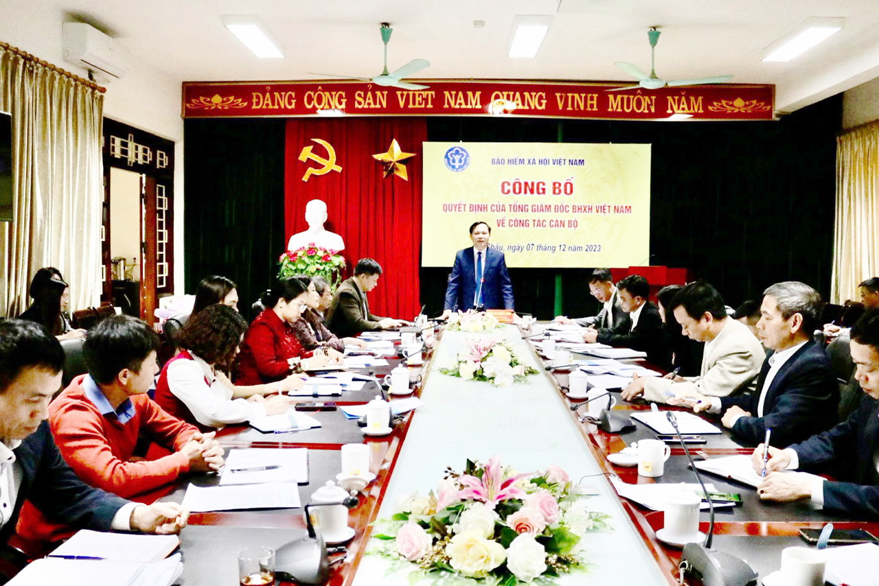 Quang cảnh buổi làm việc.
