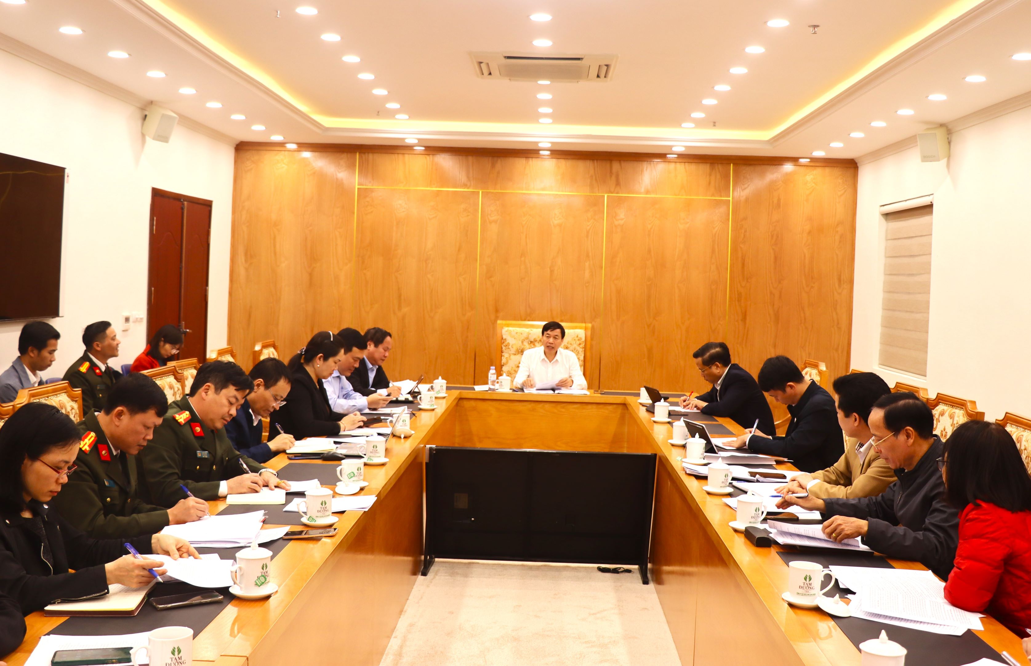 Quang cảnh cuộc họp.