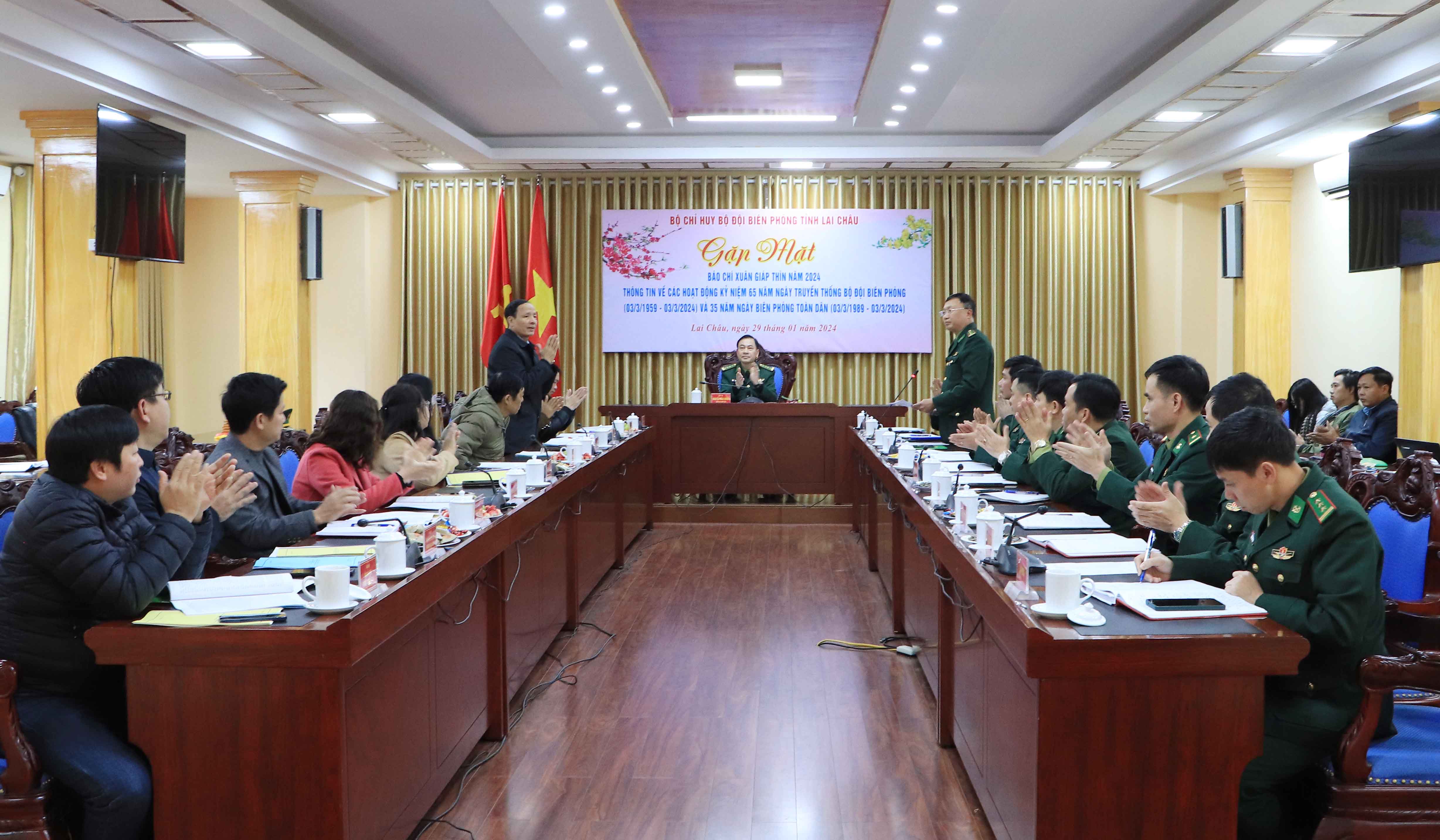Quang cảnh buổi Gặp mặt.