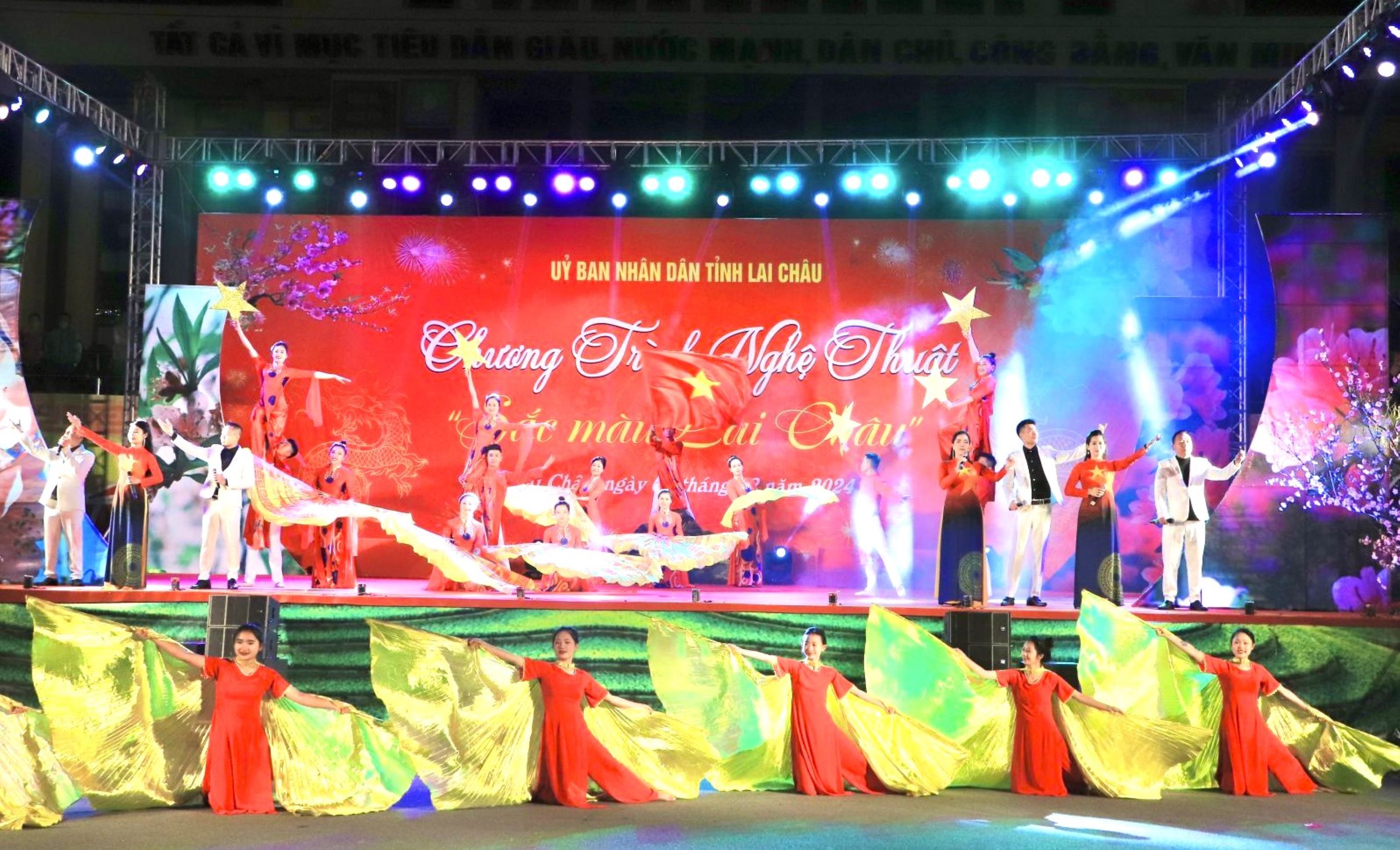 Chương trình nghệ thuật với chủ đề "Sắc màu Lai Châu".