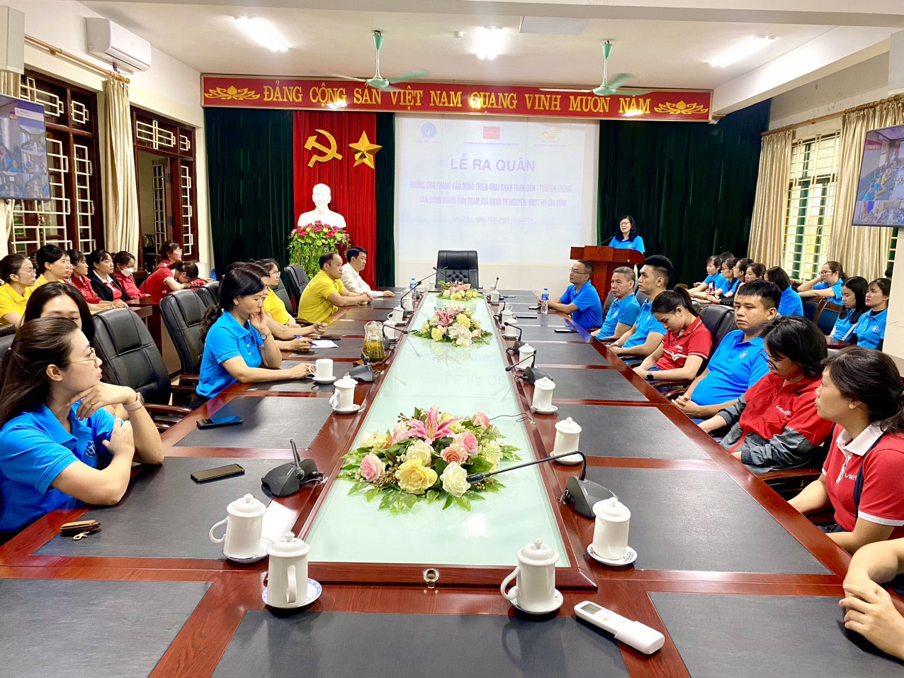 Quang cảnh khai mạc lễ ra quân tại điểm cầu BHXH tỉnh.