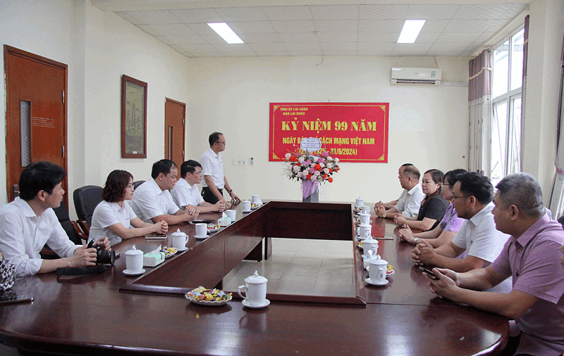 Quang cảnh.