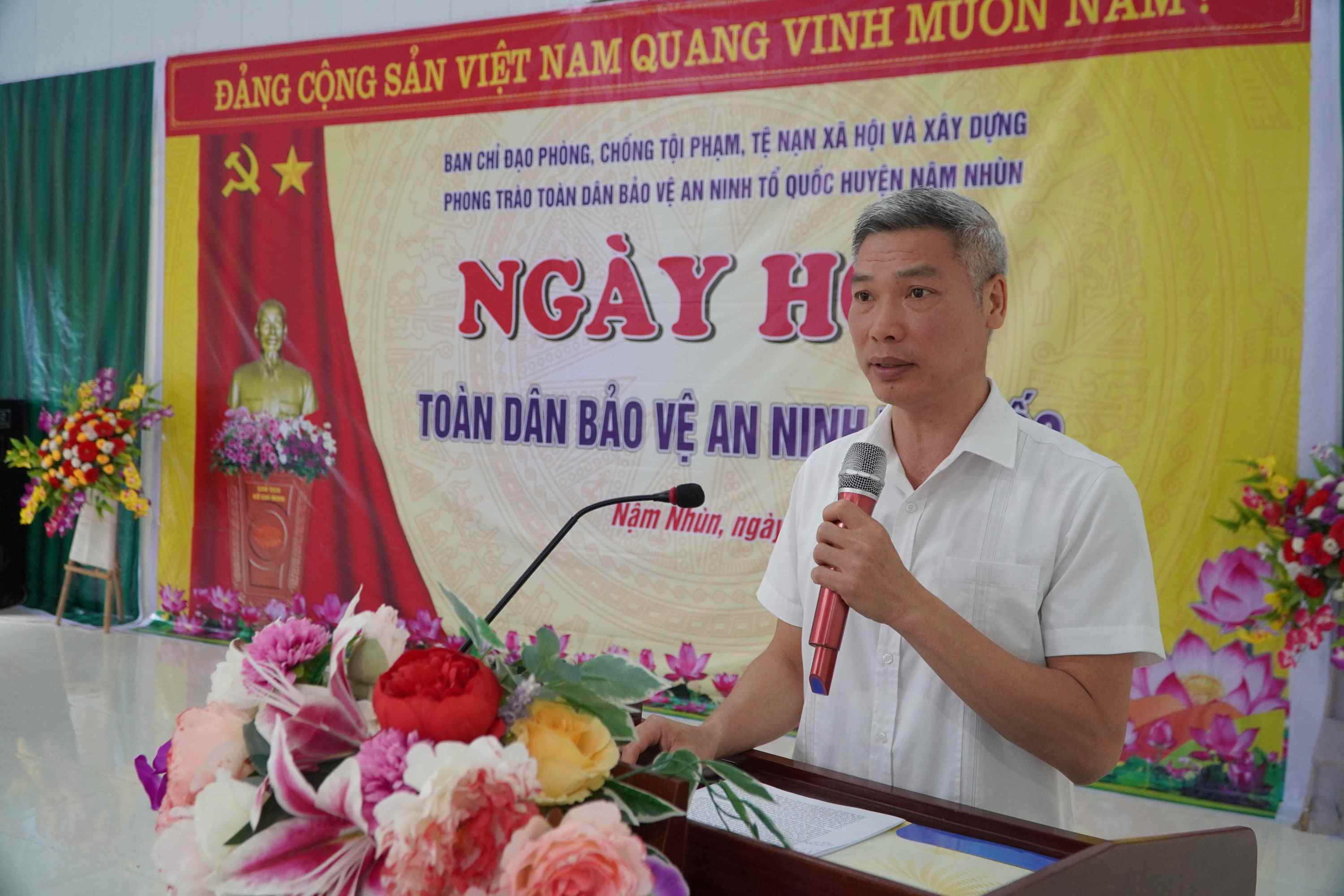 Đồng chí Hà Văn Sơn – Phó Bí thư huyện ủy, Chủ tịch UBND huyện phát biểu tại ngày hội.