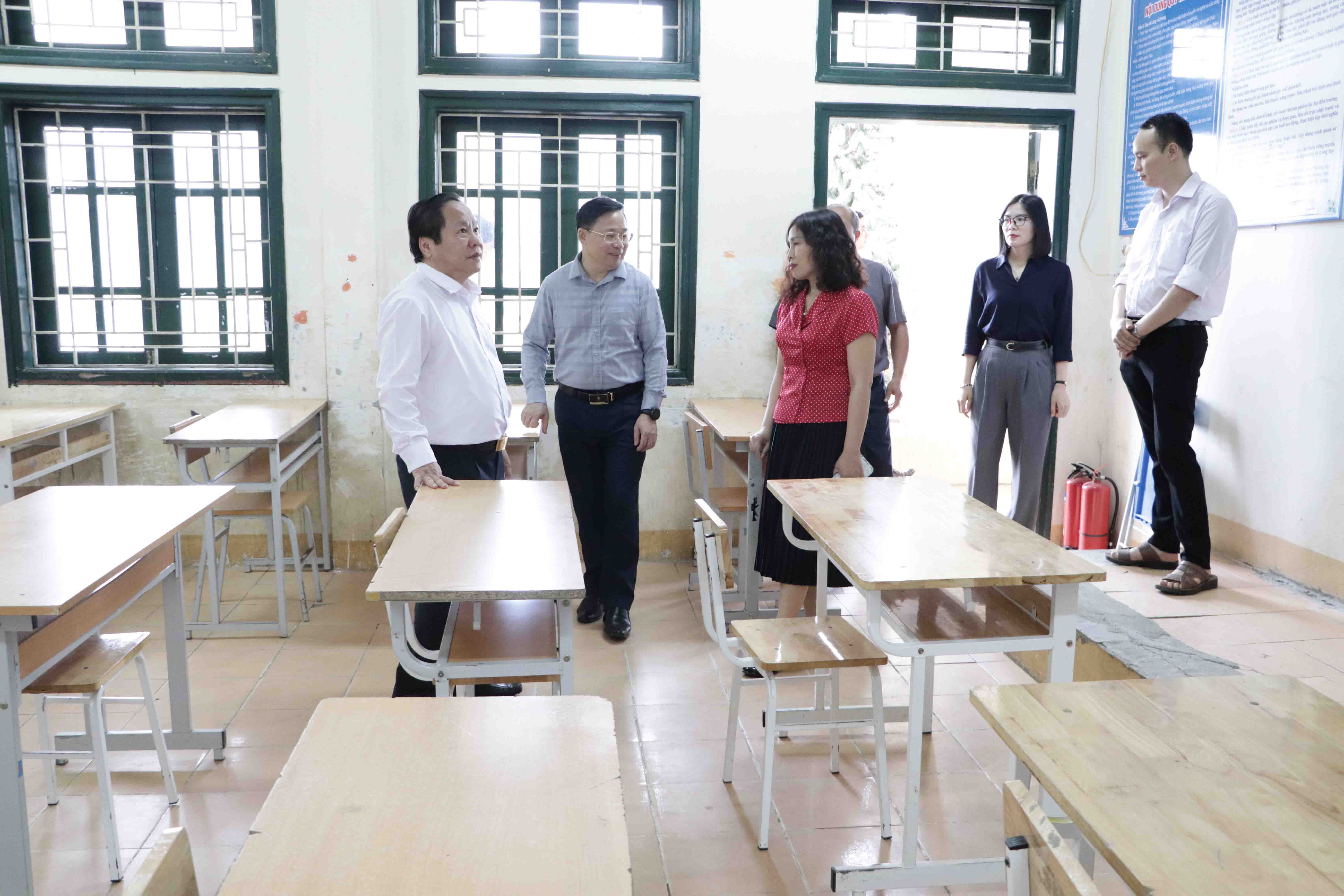 Đoàn công tác của tỉnh kiểm tra công tác chuẩn bị cho Kỳ thi tốt nghiệp năm THPT năm 2024 tại Trường THPT Dào San.