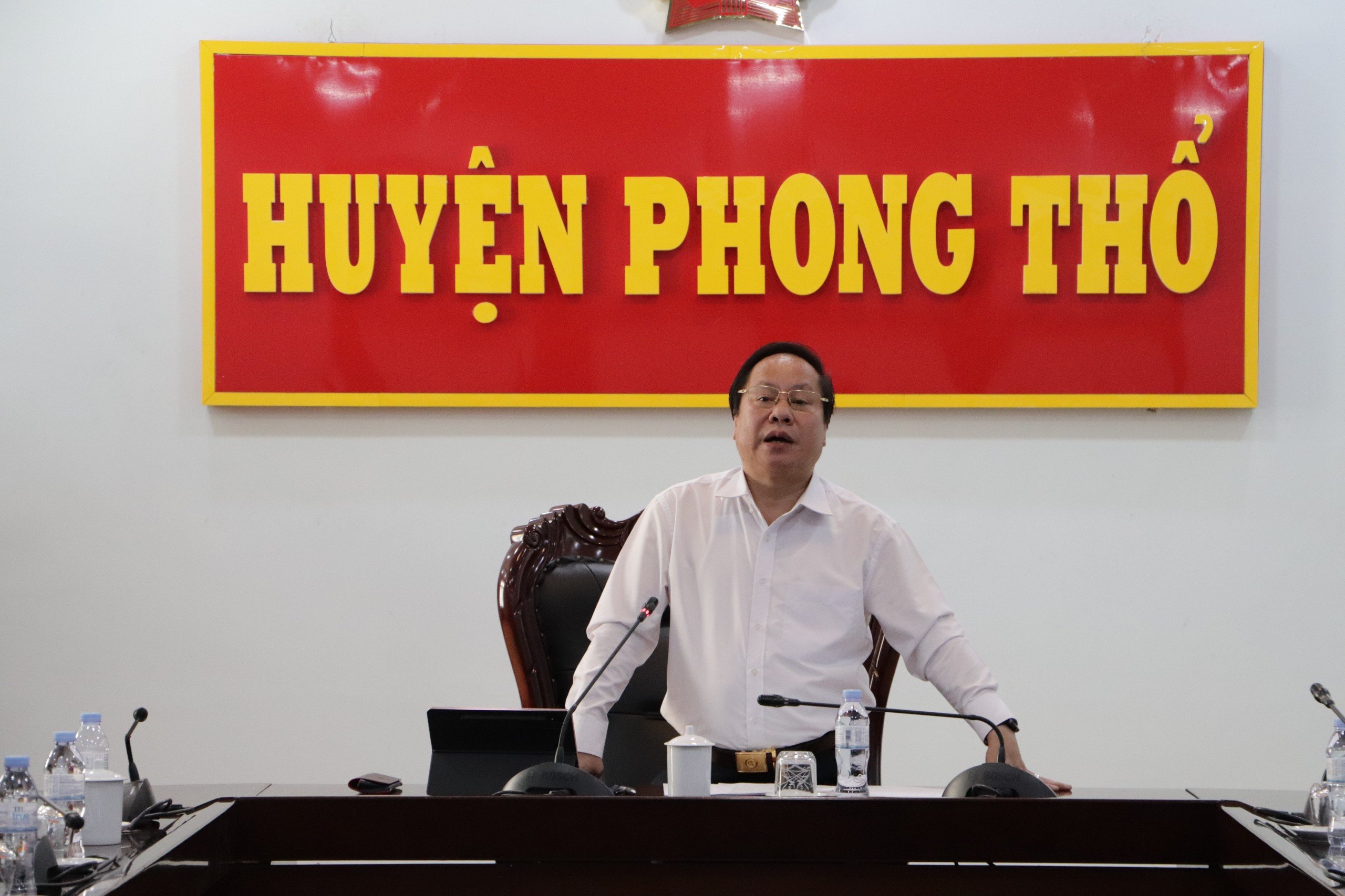 Đồng chí Tống Thanh Hải - Ủy viên Ban Thường vụ Tỉnh ủy, Phó Chủ tịch Thường trực UBND tỉnh, Trưởng Ban Chỉ đạo thi tốt nghiệp THPT năm 2024 tỉnh Lai Châu phát biểu kết luận buổi kiểm tra.