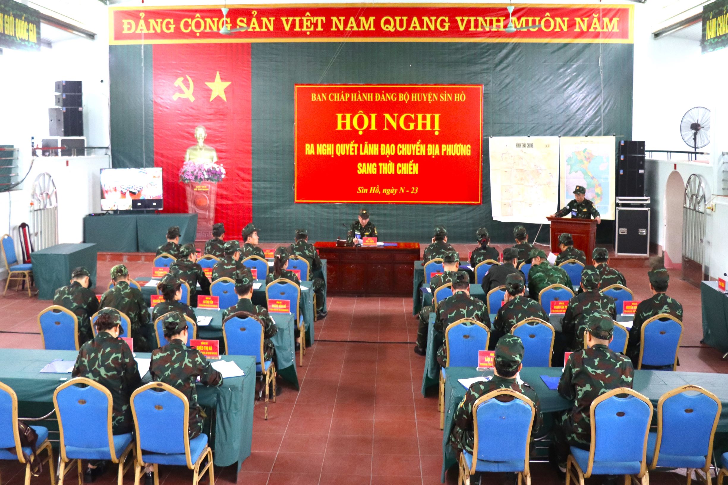Hội nghị ra nghị quyết lãnh đạo chuyển địa phương sang thời chiến tại khu căn cứ giả định.