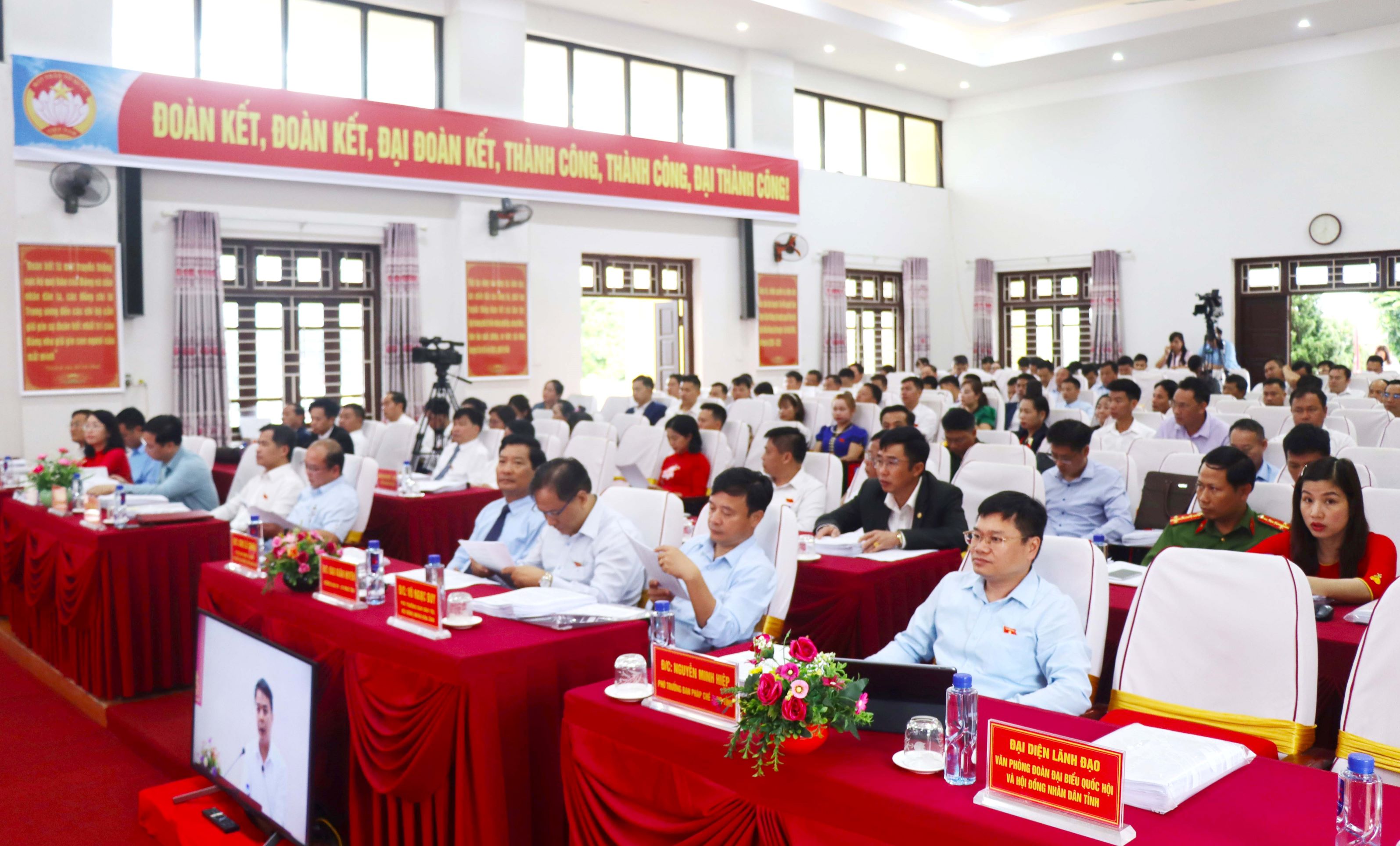 Quang cảnh Kỳ họp.