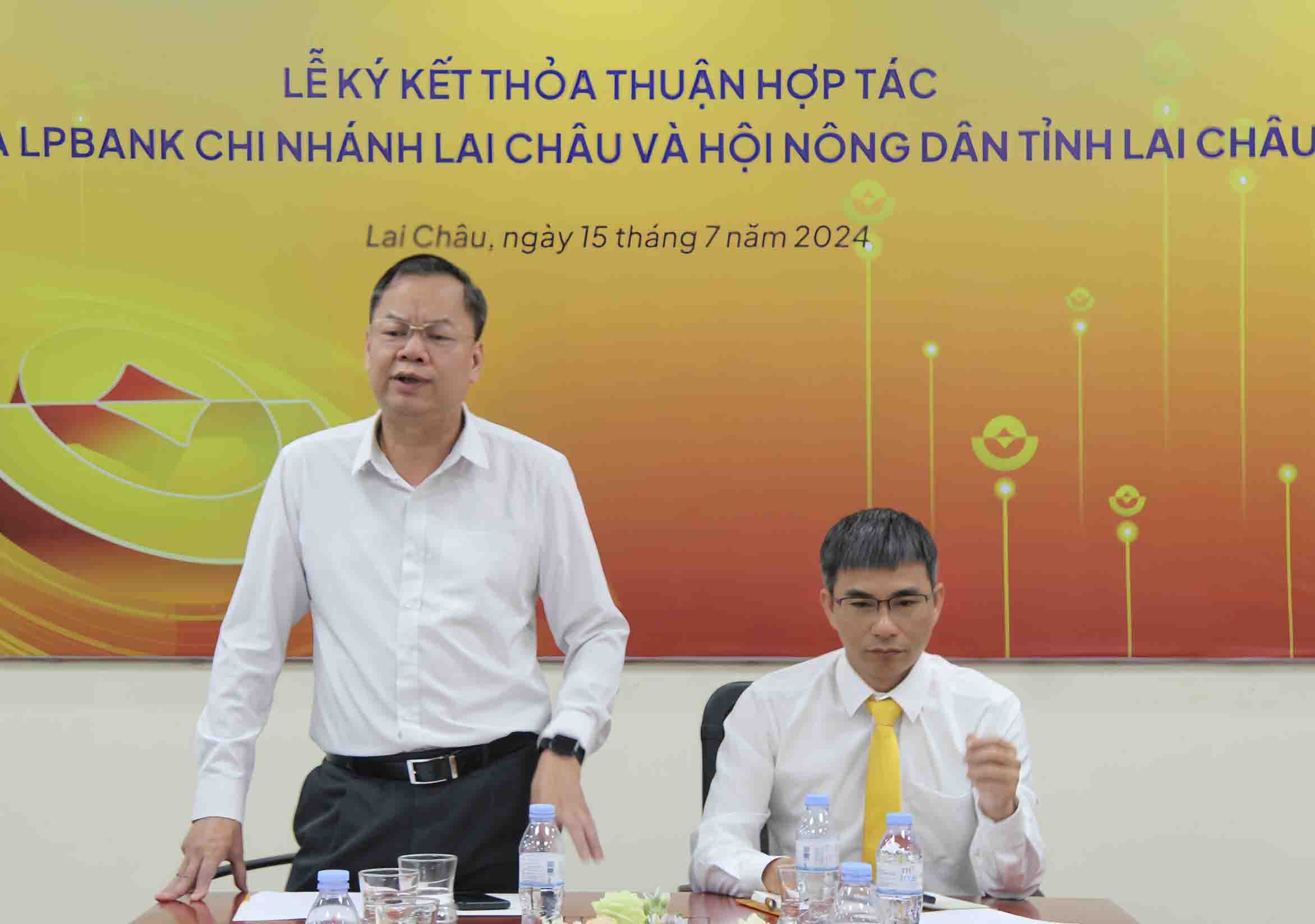Đồng chí Dương Đình Đức - Chủ tịch Hội Nông dân tỉnhphát biểu tại lễ ký kết.