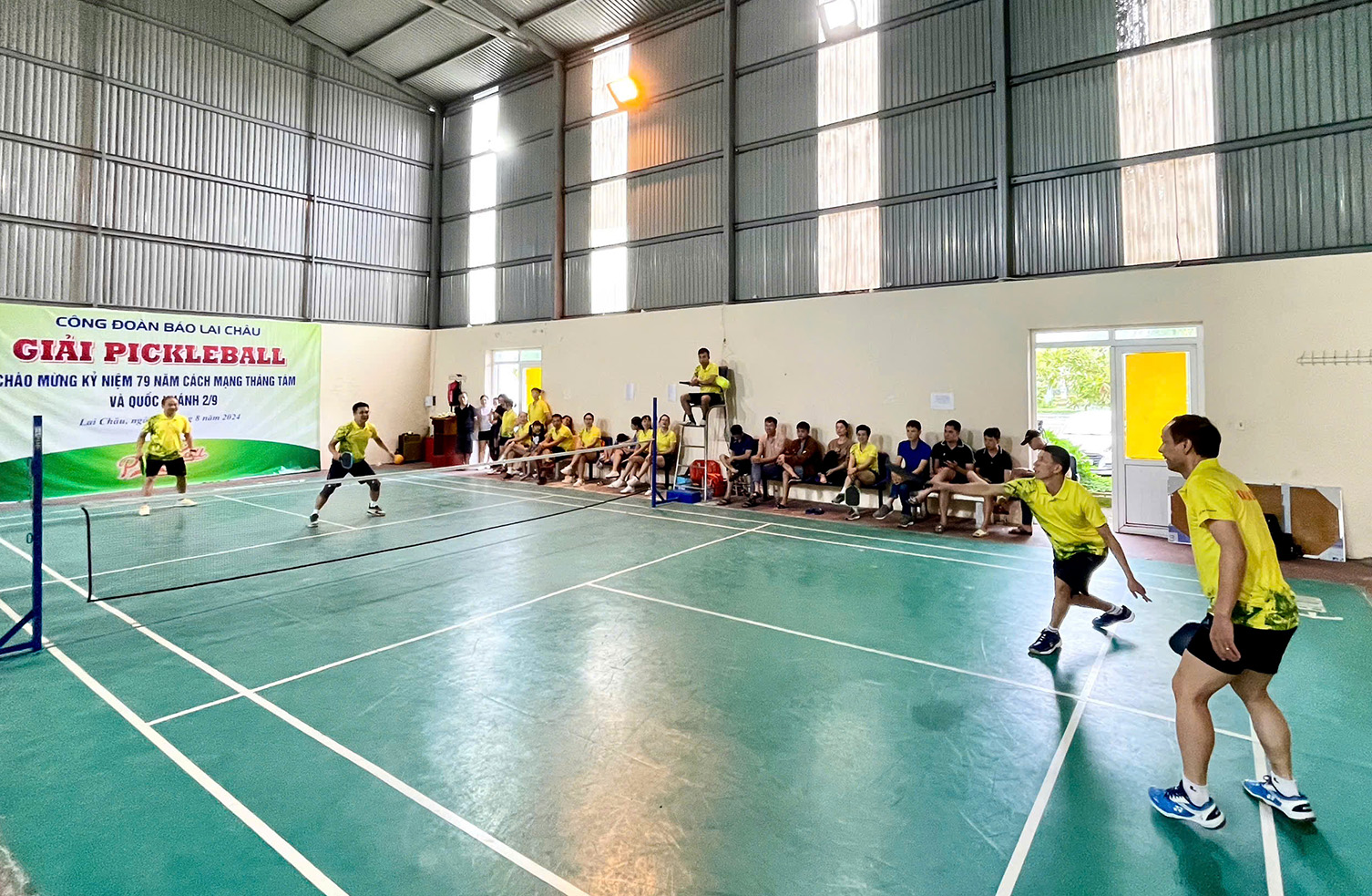 Trận đấu Pickleball đầy kịch tính ở nội dung đôi nam phối hợp.