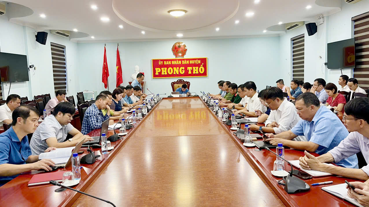 Quang cảnh phiên họp.