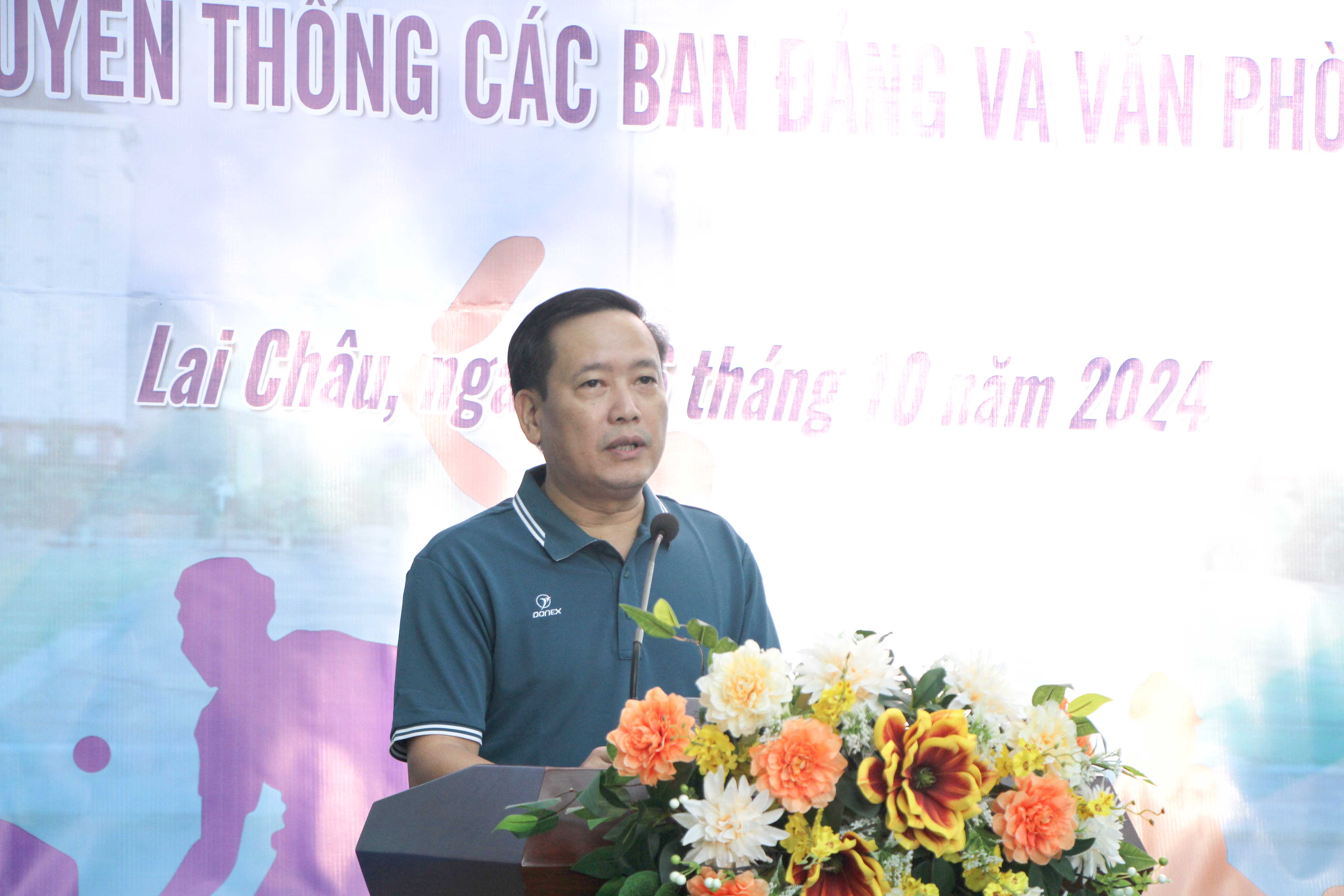 Đồng chí Lê Đức Dục - Trưởng Ban Tuyên giáo Tỉnh uỷ, Trưởng Khối thi đua Khối Đảng tỉnh năm 2024 phát biểu khai mạc Giải. 