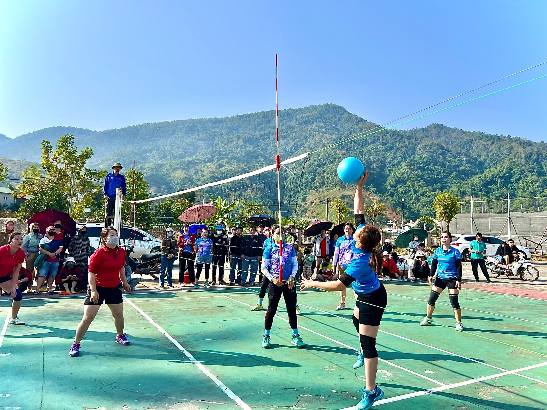 bóng chuyền hơi