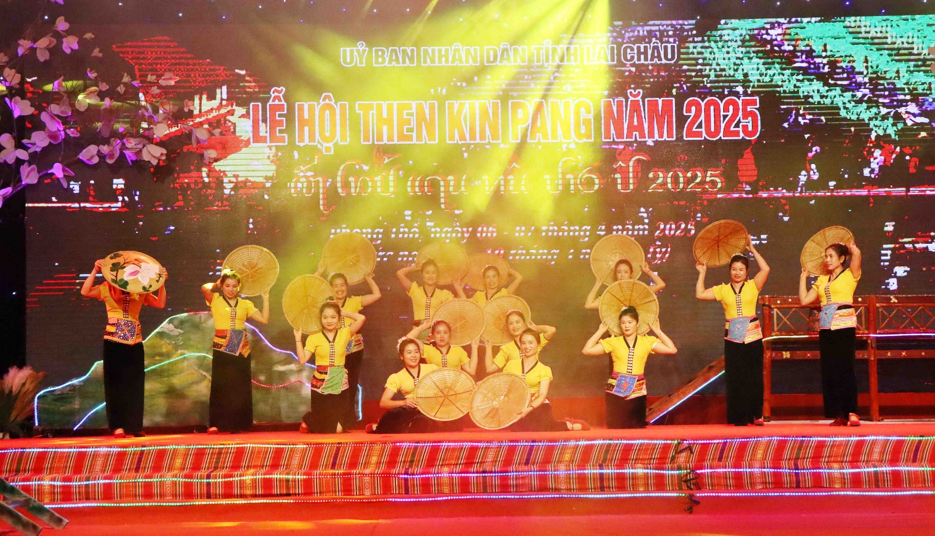 Tiết mục văn nghệ do xã Khổng Lào (huyện Phong Thổ) biểu diễn.