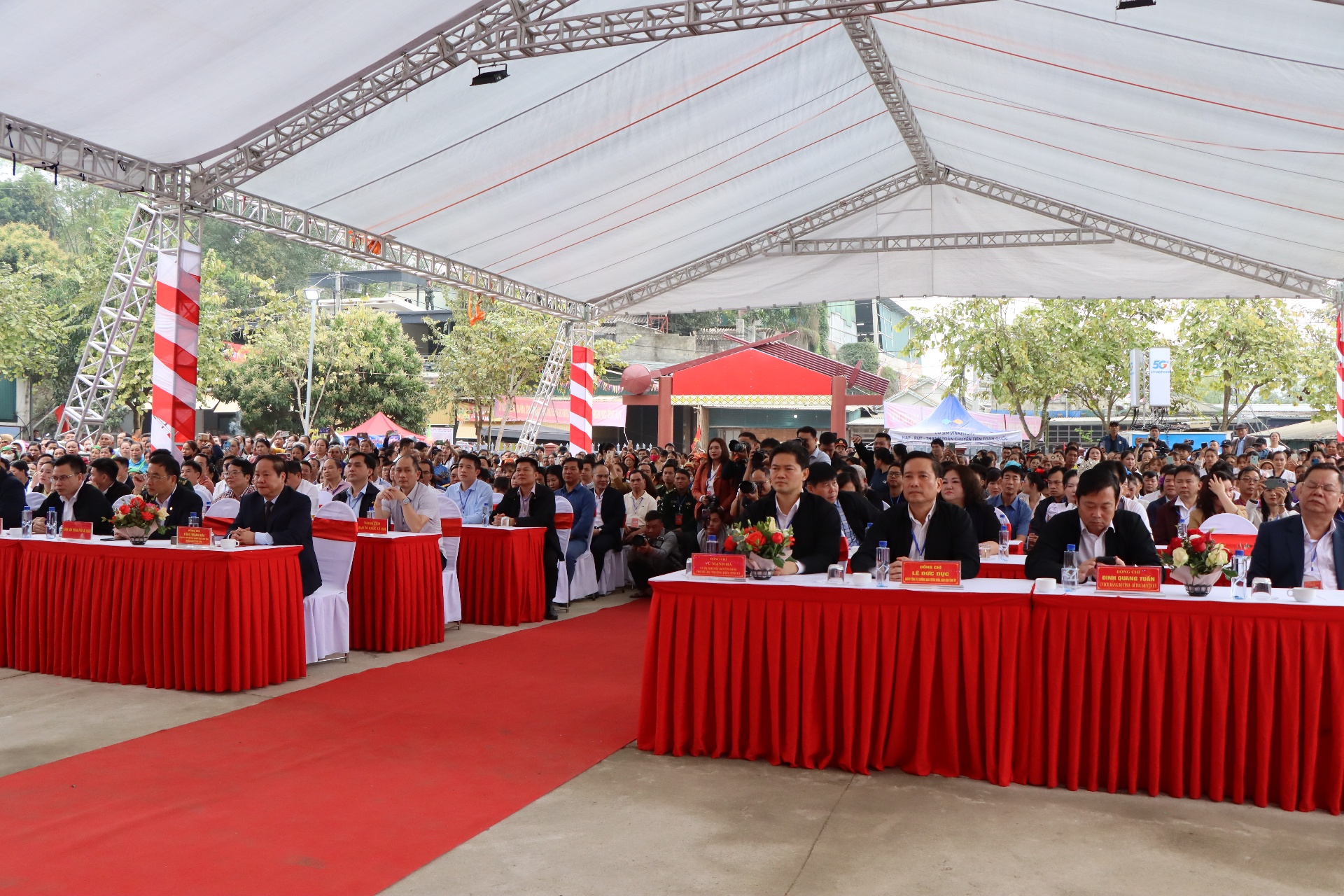 Đại biểu dự Khai mạc Lễ hội Then Kin Pang.