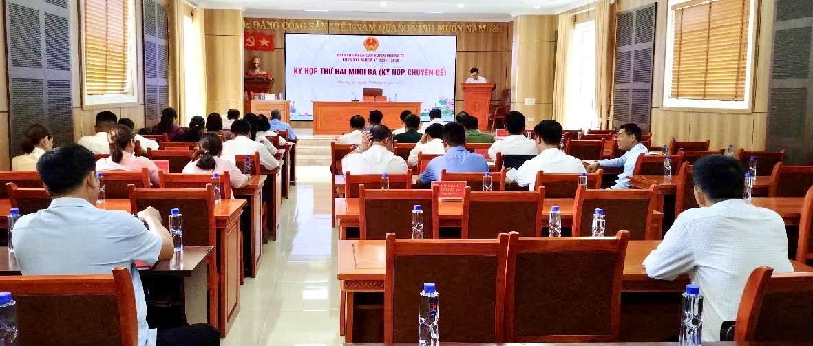 quang cảnh kỳ họp
